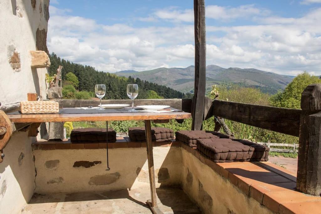 Caserio Vasco Con Piscina Y Barbacoa Orozko Esterno foto